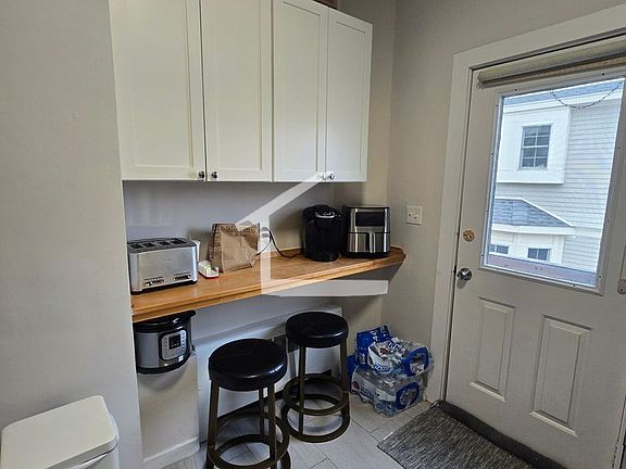 2nd image of 4 Pearl St #3