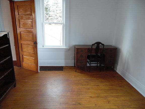 5th image of 401 2nd Ave E