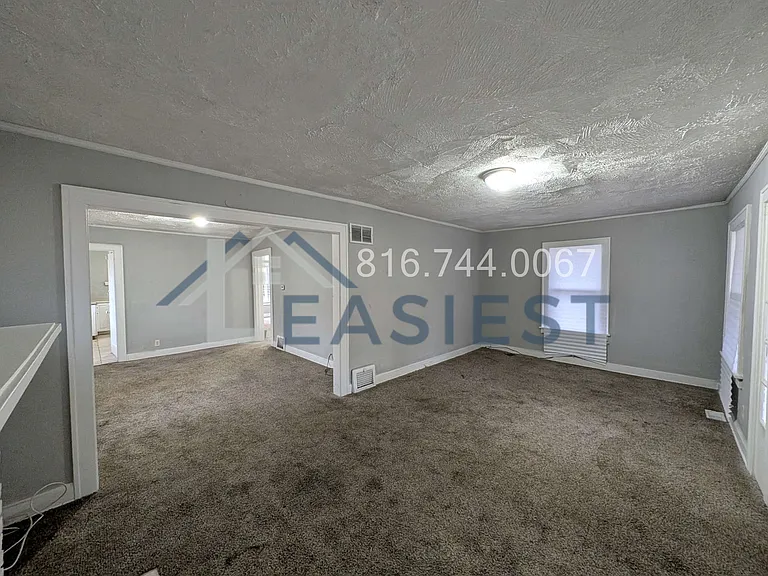 5400 Woodland Ave — Photo 2