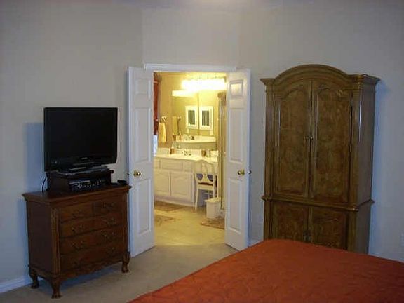 4th image of 3216 Kent Dr