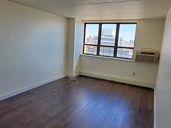 3rd image of 300 Cathedral Pkwy #11D