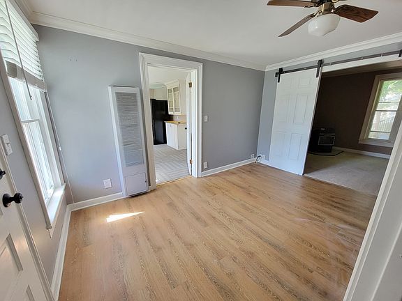 5th image of 437.5 E Doty Ave