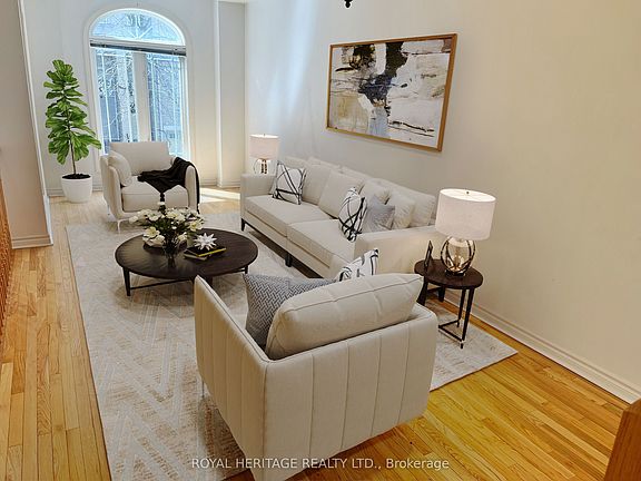 5th image of 16 William Poole Way #16