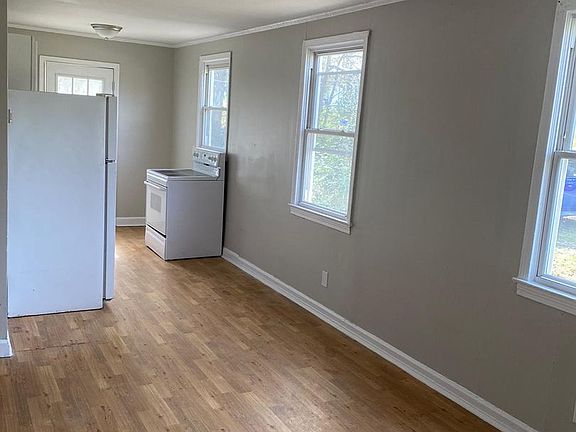 5th image of 1228 A E Lindsay St