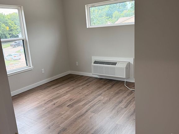 3rd image of 1306 1st St #3