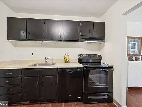 5th image of 9702 Kingsbridge Dr APT 103