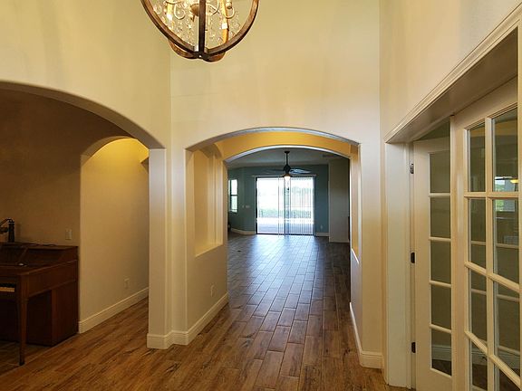 4th image of 1326 Heritage Landings Dr