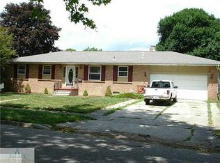 2300 Belaire Dr, Lansing, MI