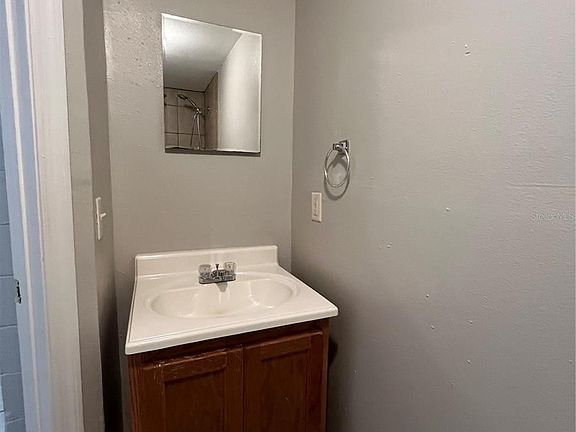 4th image of 306 E Jackson Ave