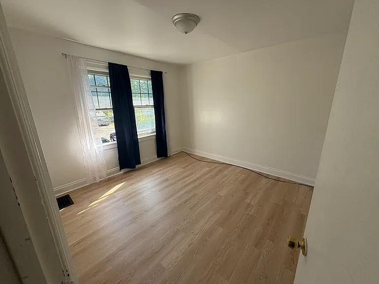 1451 E Columbus St #B — Photo 6