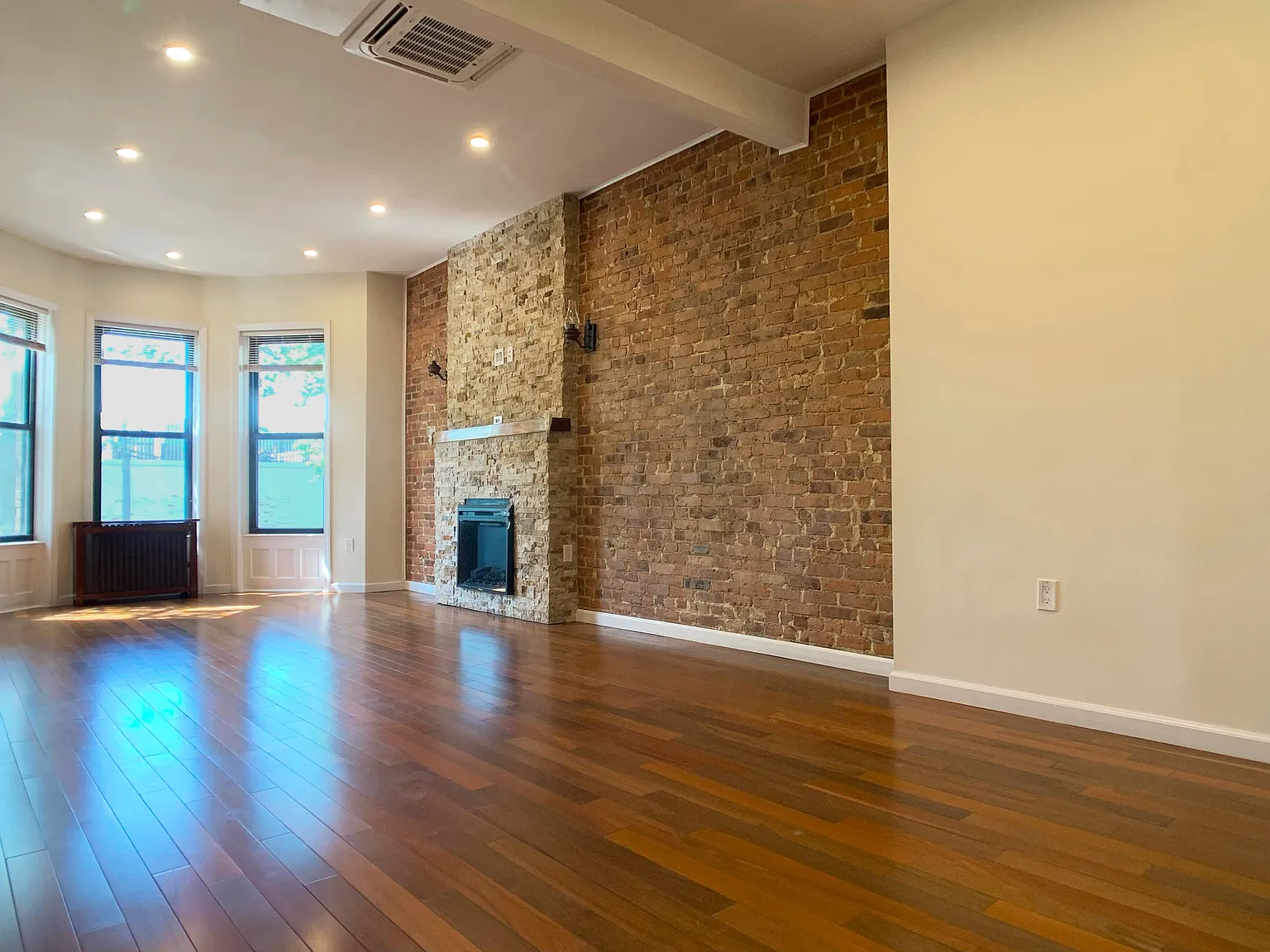 1518 Putnam Avenue — Photo 4