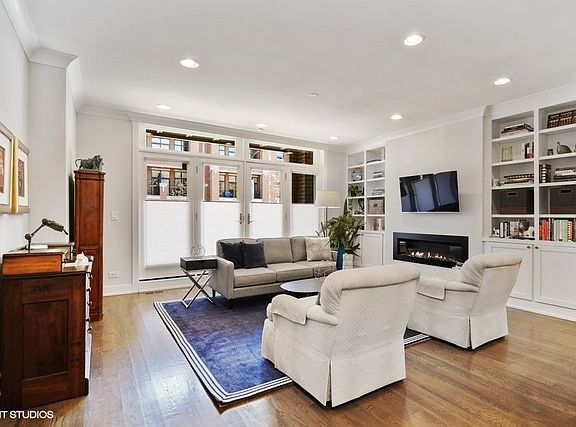 2nd image of 4836 N Damen Ave Unit 1