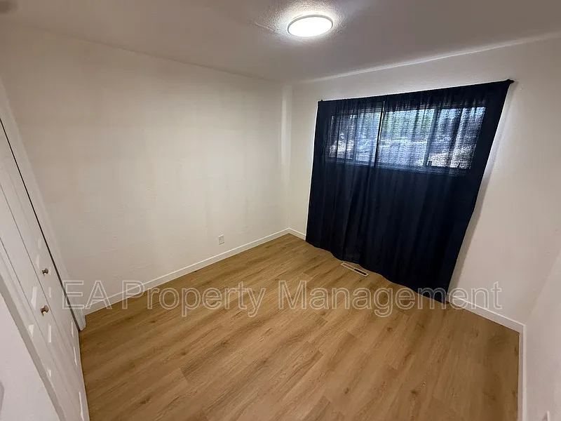 2 bed, 1.0 bath, 900 sqft, $1,345 — Photo 4