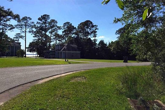 4th image of Bay Meadows Dr