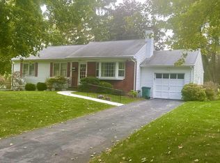 4 Shamrock Cir, Poughkeepsie, NY 12603