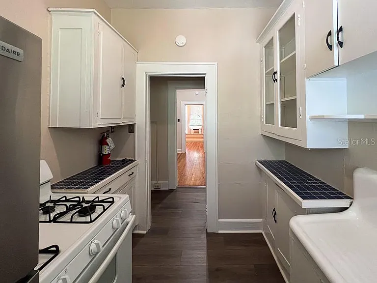 318 NE 2nd Ave #5 — Photo 12