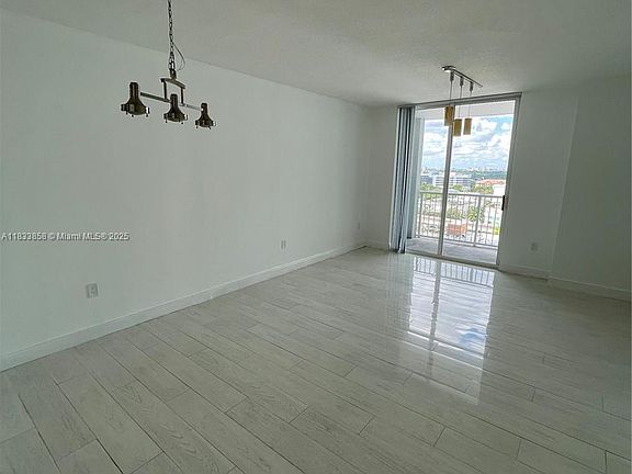 5th image of 1250 S Miami Ave #1209