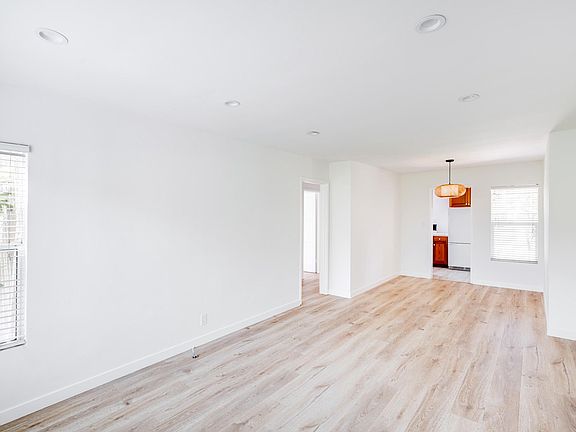 3rd image of 331 Cornell Dr #331
