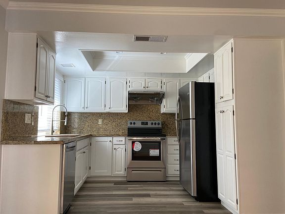 5th image of 1065 Regency Knoll Dr