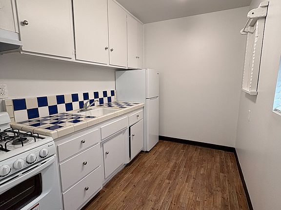 4th image of 2020 W Olive Ave #10