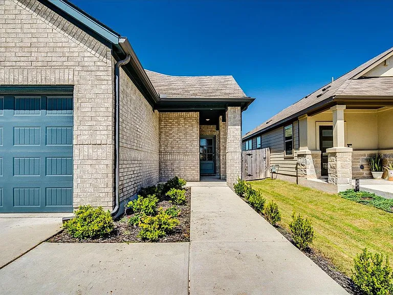 802 Papaya Dr — Photo 4