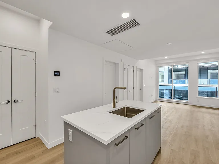 375 Clayton St #313 — Photo 6