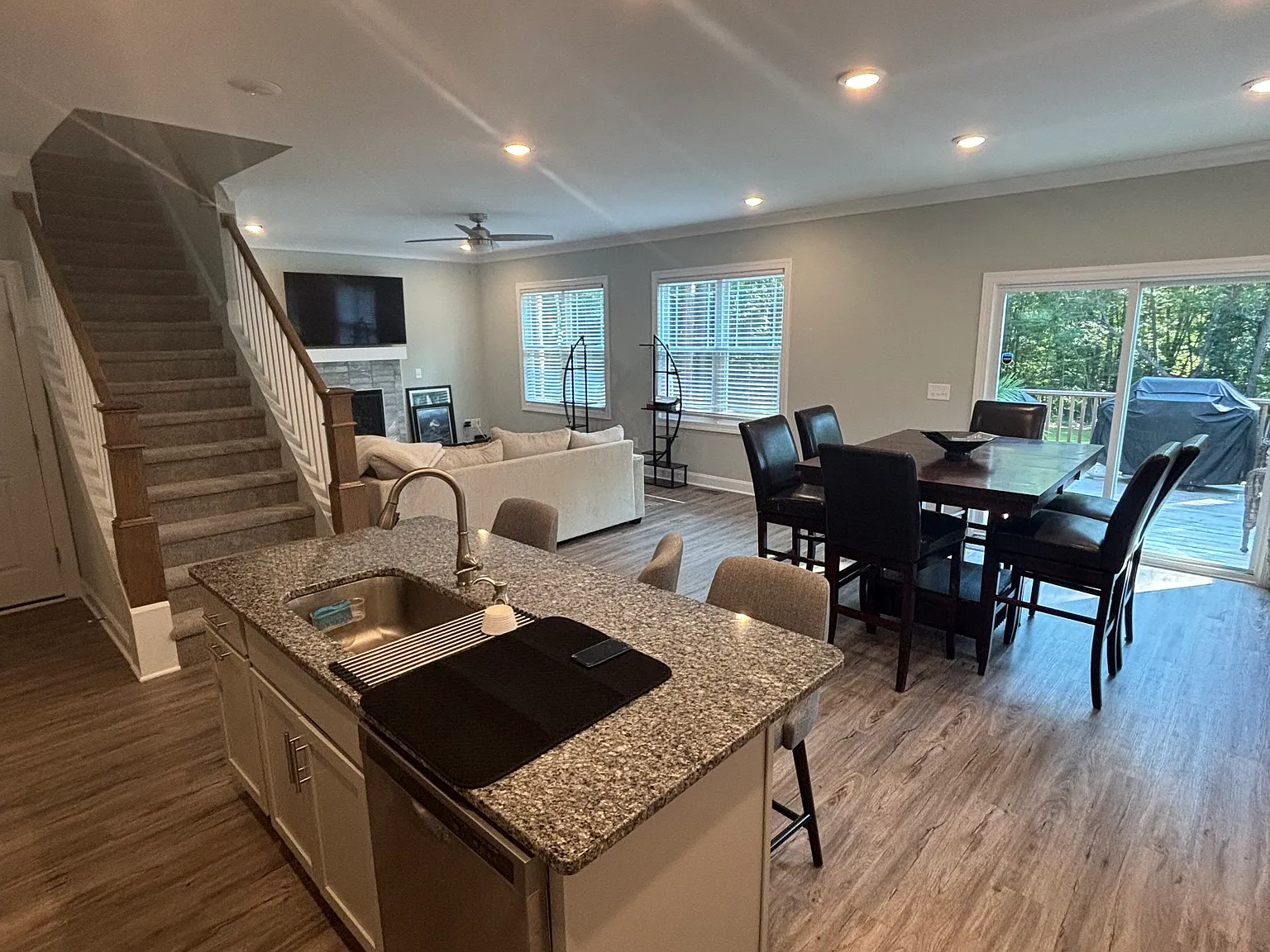 3 bed, 2106 sqft, $2,550 — Photo 4