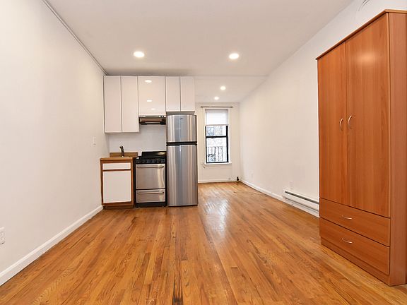 5th image of 57 1st Ave APT 5S