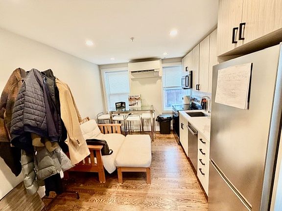 2nd image of 366 Hanover St APT 5