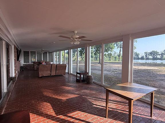 4th image of 100 Peninsula Dr