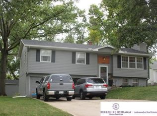 11321 Castelar Cir, Omaha, NE 68144