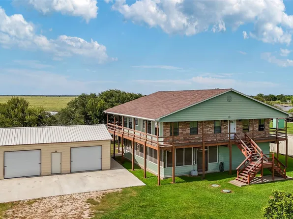 1847 Fairway Dr, Angleton, TX 77515