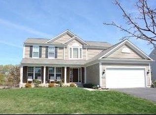 2400 Woodside Dr, Carpentersville, IL 60110