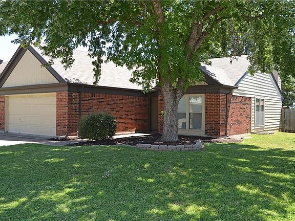 2nd image of 3704 Huckleberry Dr