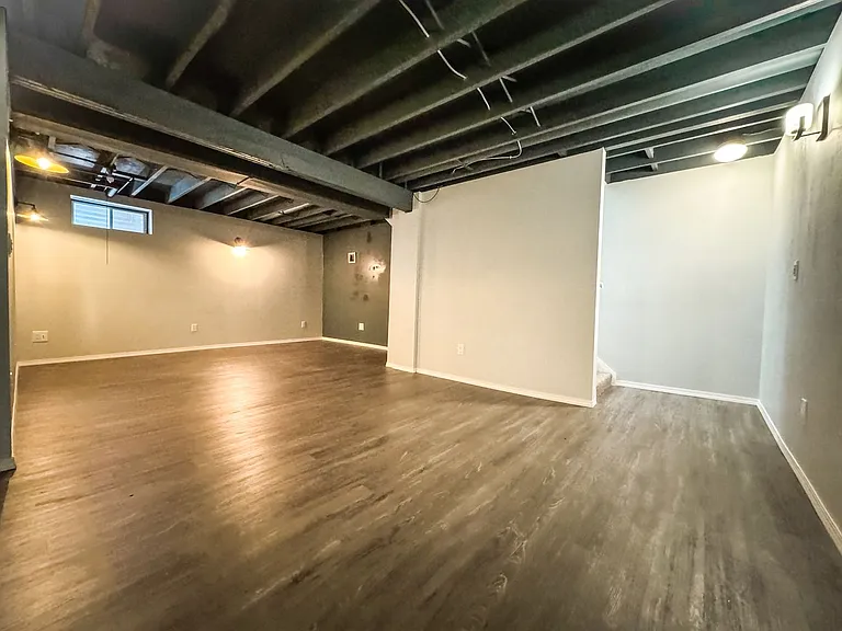 202 S Walbridge Ave — Photo 9