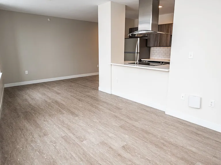 65 W Broad St — Photo 57