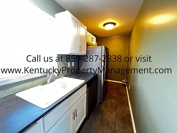 5th image of 2480 Woodhill Dr