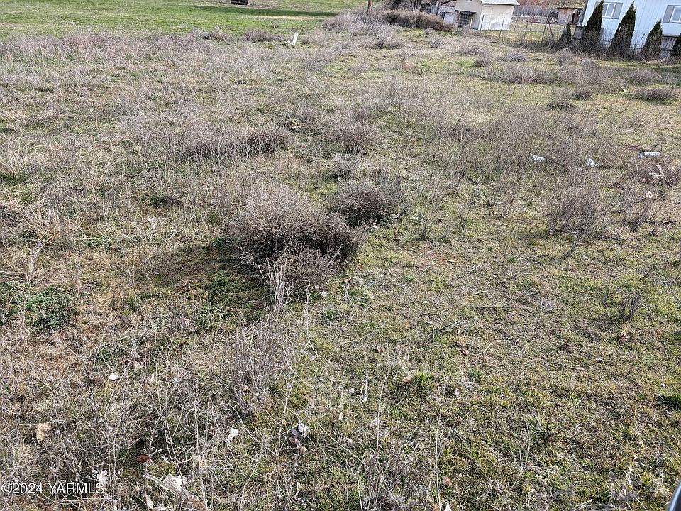 2nd image of 19621 Summitview Rd