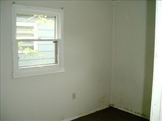 3rd image of 129 S Illinois St