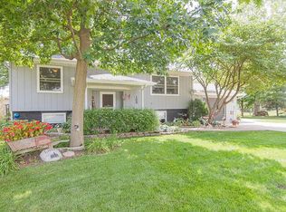 109 W Pioneer Rd, Lone Tree, IA 52755