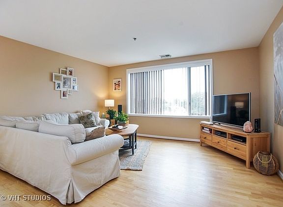 3rd image of 6401 Lincoln Ave Unit 507