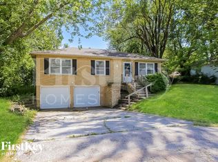 1043 E Lexington Ave, Independence, MO 64050