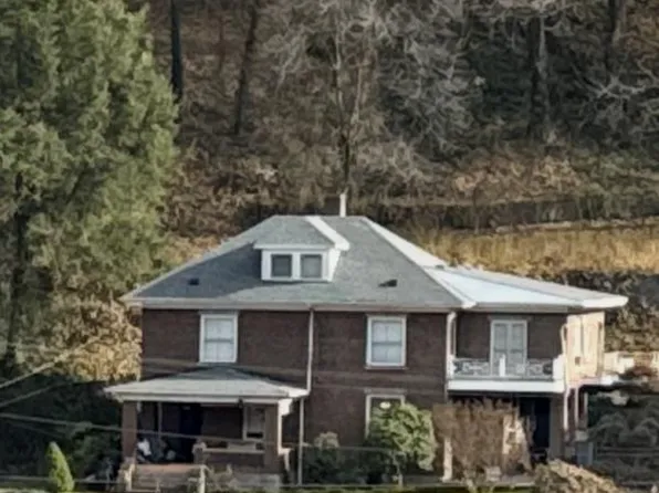 133 Maple Ave, Welch, WV 24801