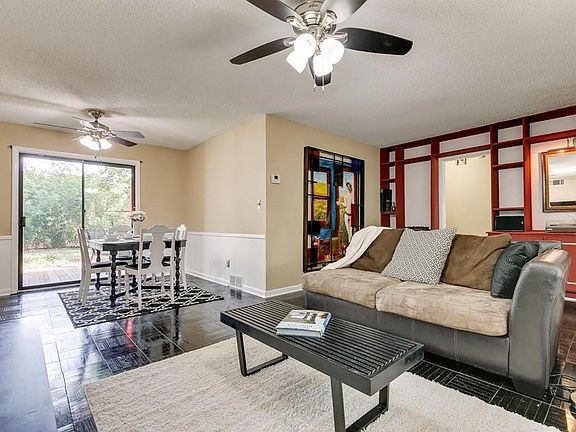 Living Room/Dining