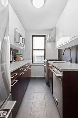 5th image of 70 Park Ter E APT 5J