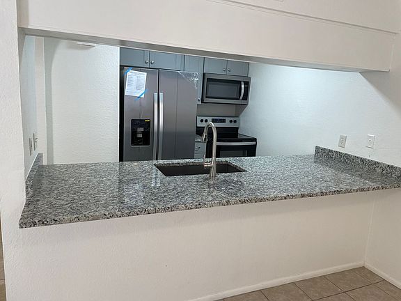 5th image of 2101 Holly Ave #6