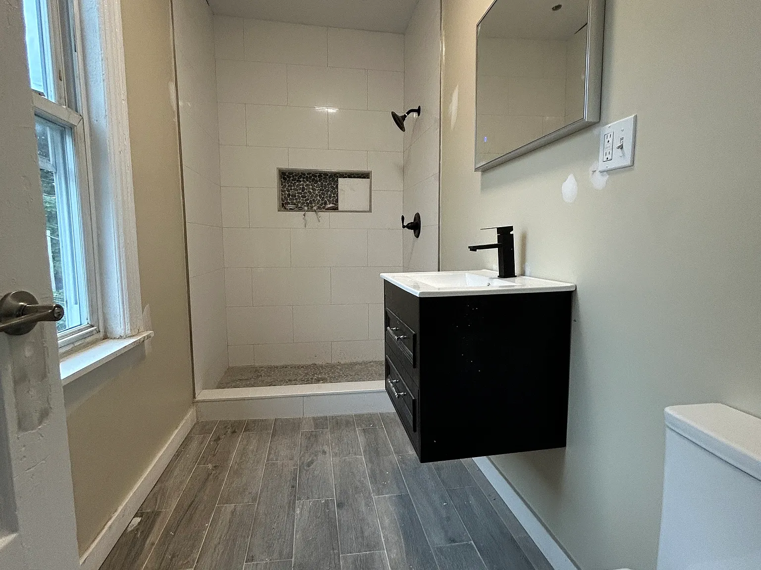3 bed, 1050 sqft, $2,850 — Photo 4