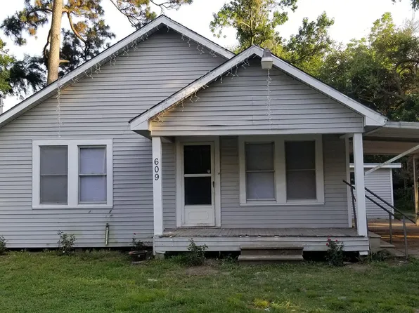 609 San Jacinto St, Highlands, TX 77562
