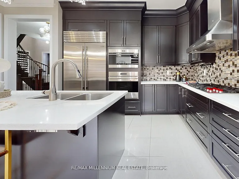 51 Kincardine St — Photo 6