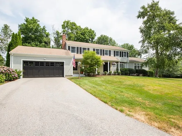 46 Harrington Ave, Portsmouth, RI 02871